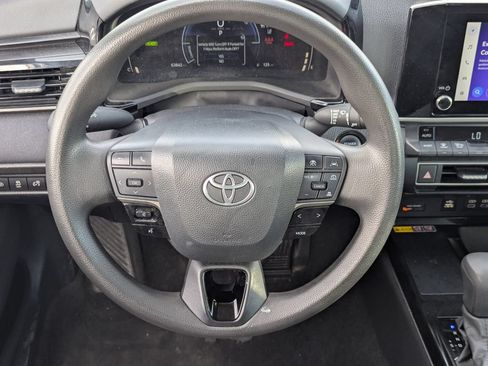 Used 2025 Toyota Camry LE FWD image 26