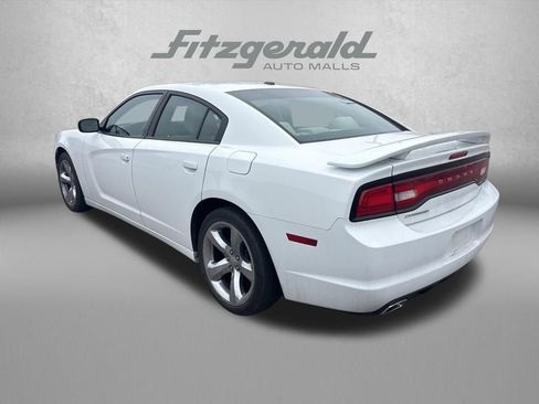 Used 2012 Dodge Charger SXT w/ Rallye Appearance Group RWD image 3