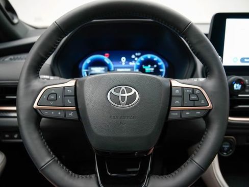 Used 2025 Toyota Grand Highlander AWD Hybrid image 13