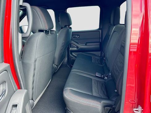 Certified 2025 Nissan Frontier PRO-4X AWD/4WD image 18