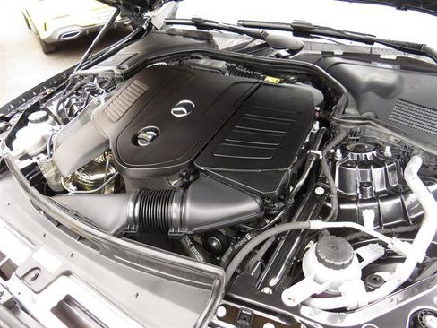 Used 2025 Mercedes-Benz C 300 4MATIC Sedan image 7