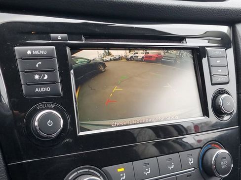 Used 2019 Nissan Rogue S image 25