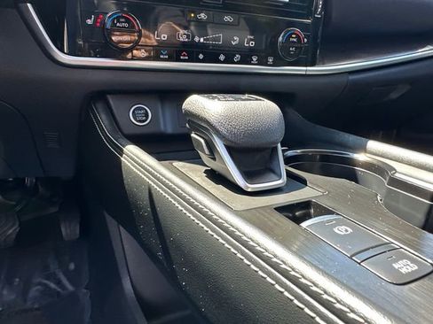Used 2023 Nissan Rogue Platinum w/ Platinum Premium Package AWD/4WD image 28