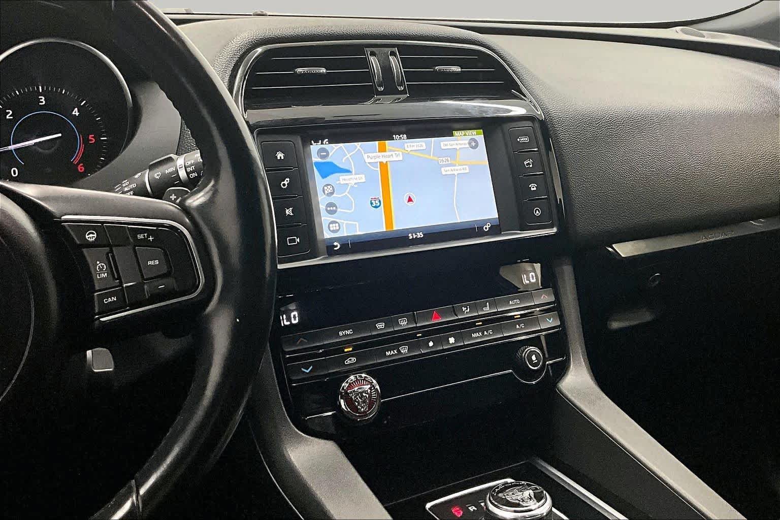 Used 2017 Jaguar F-PACE Premium AWD/4WD image 7