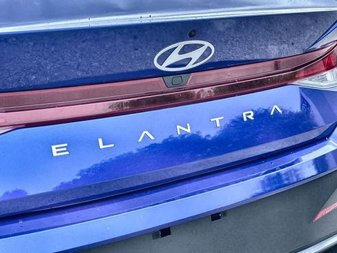 Used 2024 Hyundai Elantra SEL FWD image 10