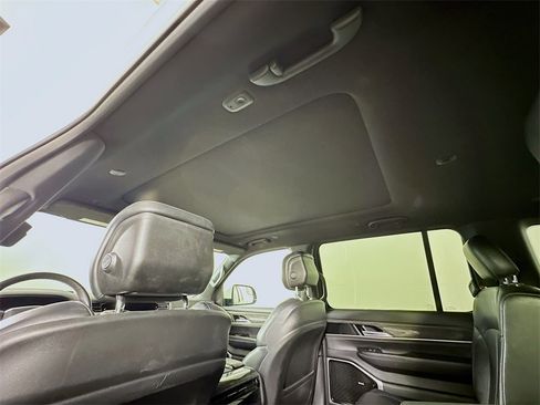 Used 2022 Jeep Wagoneer Series III w/ Premium Group I image 12