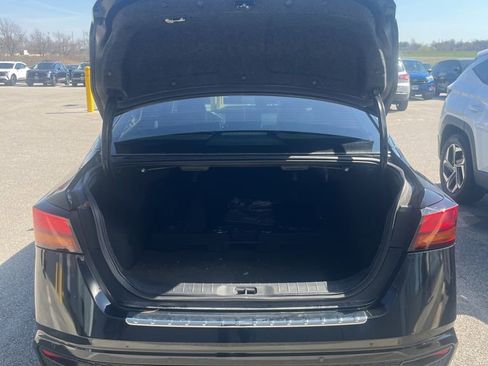 Used 2023 Nissan Altima 2.5 SR w/ SR Premium Package image 4