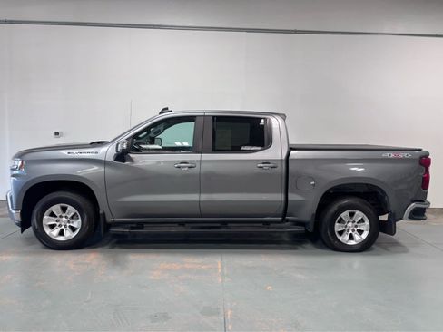 Used 2022 Chevrolet Silverado 1500 LT w/ Safety Package AWD/4WD image 2