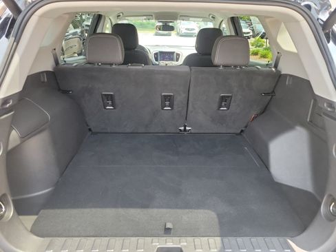 Used 2022 GMC Terrain SLE w/ Driver Convenience Package FWD image 19