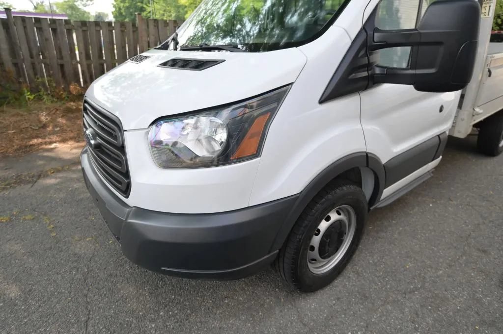 Used 2018 Ford Transit 250 138 RWD image 9