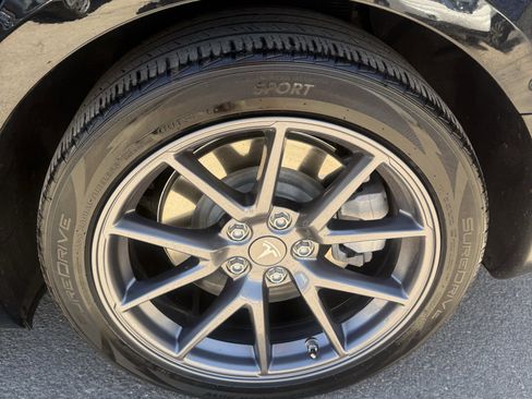 Used 2022 Tesla Model 3 Long Range AWD/4WD image 24