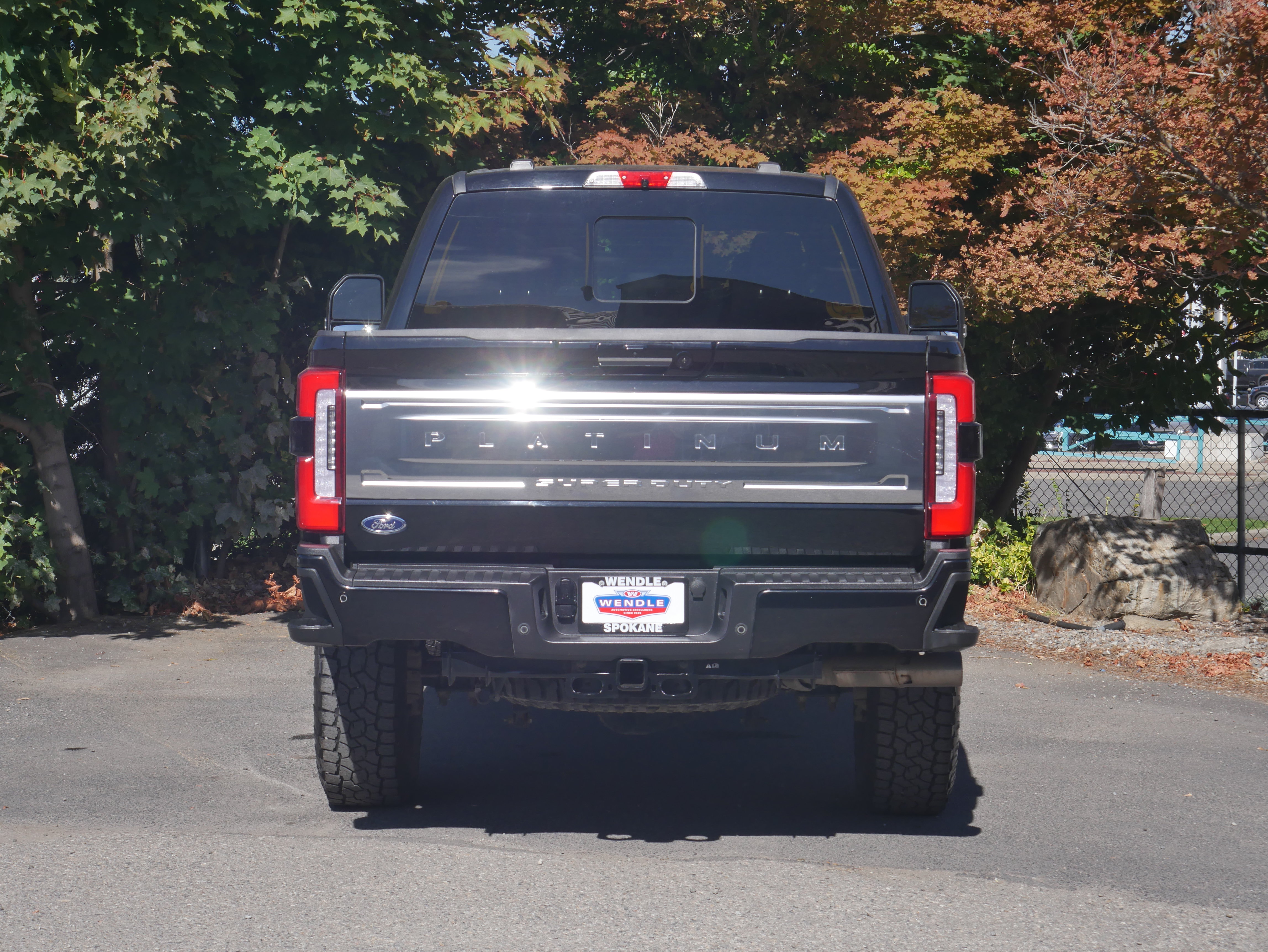 Certified 2024 Ford F350 Platinum w/ Tremor Off-Road Package AWD/4WD image 28