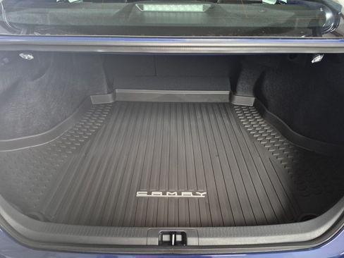 New 2026 Toyota Camry Hybrid FWD image 13