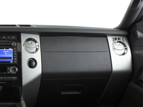 Used 2013 Ford Expedition Limited image 17