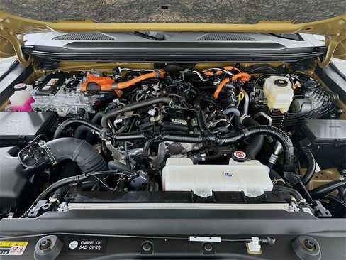 Used 2025 Toyota Land Cruiser w/ Premium Package image 32