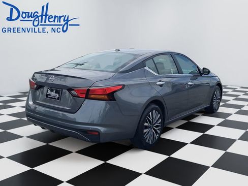 Used 2025 Nissan Altima 2.5 SV FWD image 5