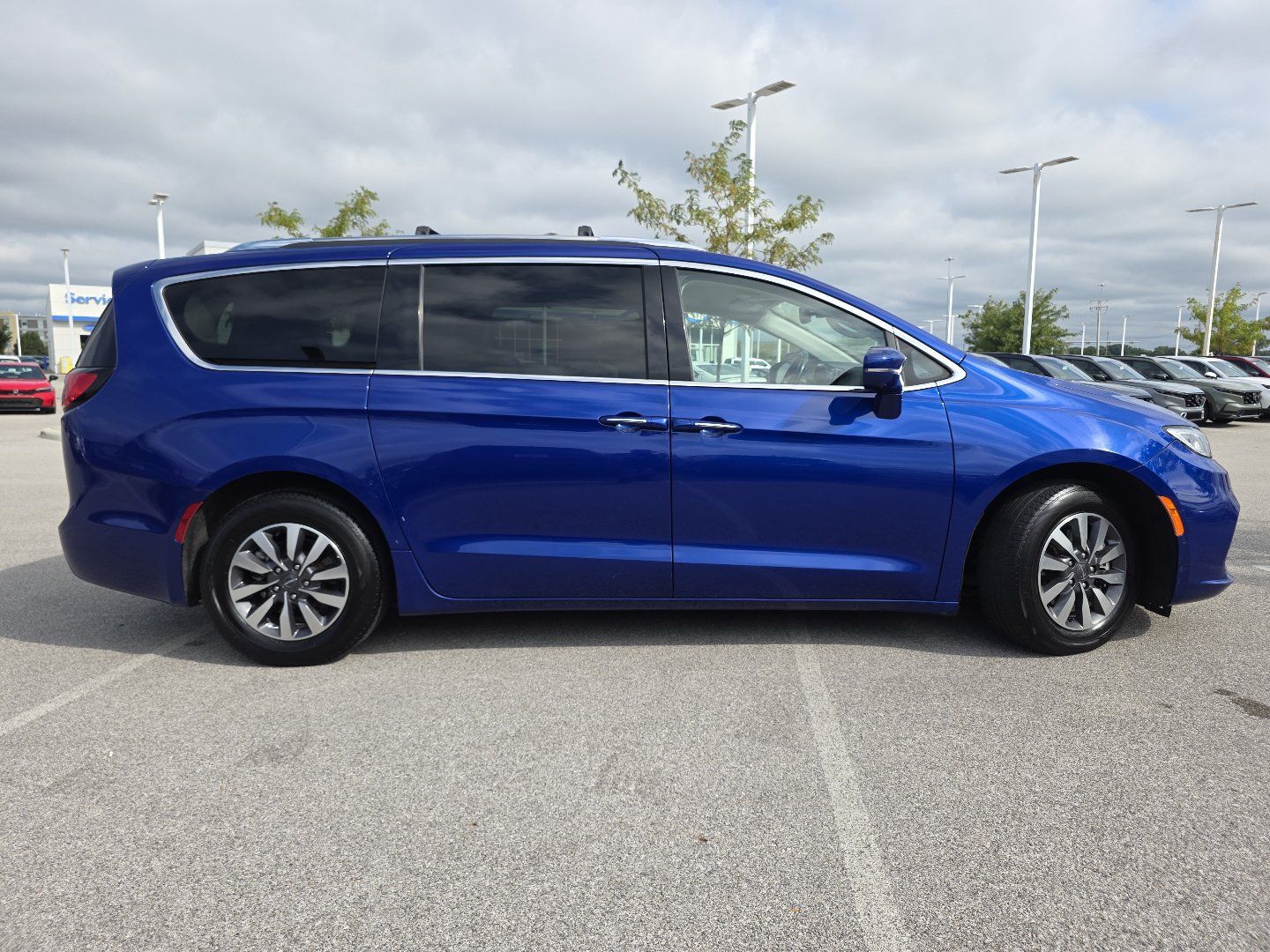 Used 2021 Chrysler Pacifica Touring-L FWD image 15