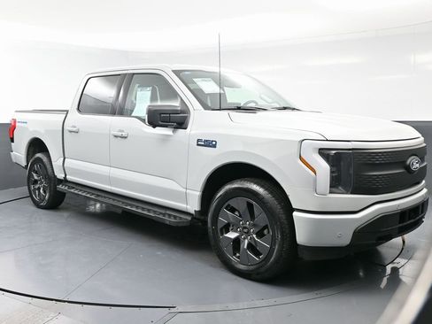 Used 2024 Ford F150 Lightning Flash w/ Max Trailer Tow Package image 3