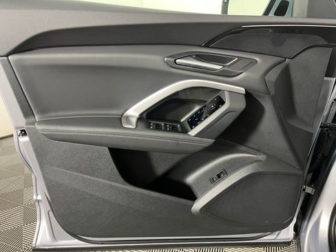 Certified 2025 Audi Q5 Premium w/ 19" Wheel Package image 18