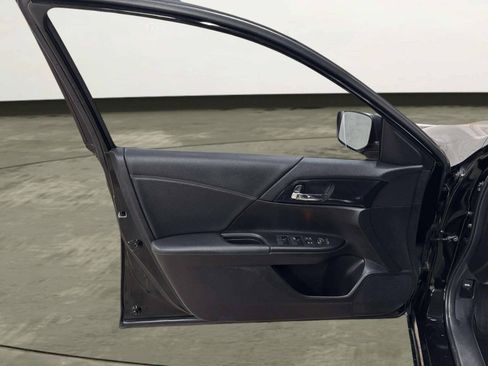 Used 2015 Honda Accord Sport image 13