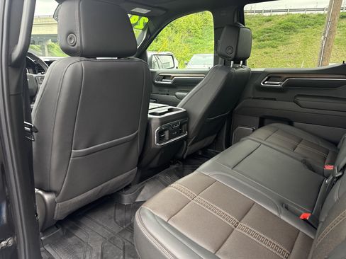 Used 2024 Chevrolet Silverado 1500 High Country w/ High Country Premium Package AWD/4WD image 14