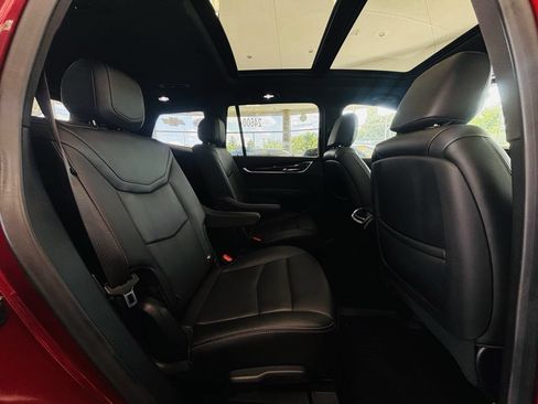 Used 2021 Cadillac XT6 Premium Luxury AWD/4WD image 36