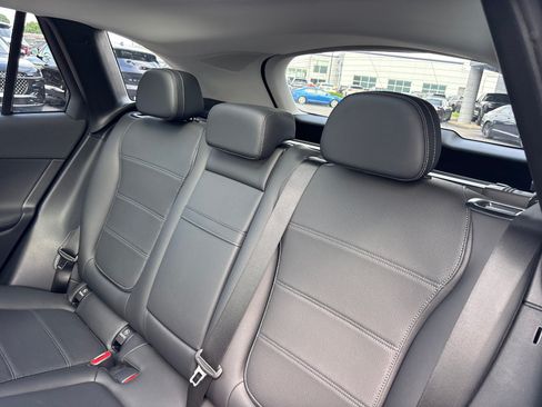 Used 2025 Mercedes-Benz GLC 350e 4MATIC image 24