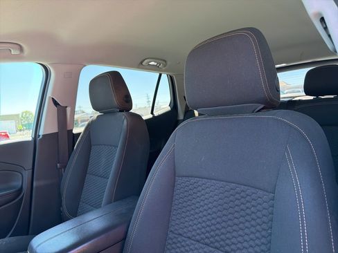 Used 2019 GMC Terrain SLE w/ Driver Convenience Package image 9