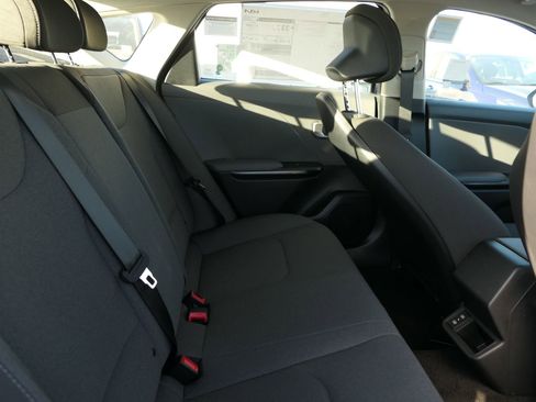 New 2025 Kia K4 LXS image 21