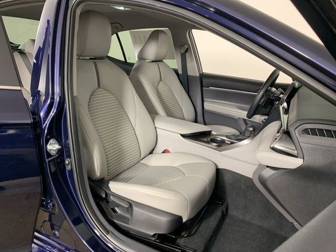 Used 2022 Toyota Camry SE image 37