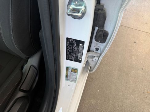 Used 2025 Hyundai Elantra SEL FWD image 29