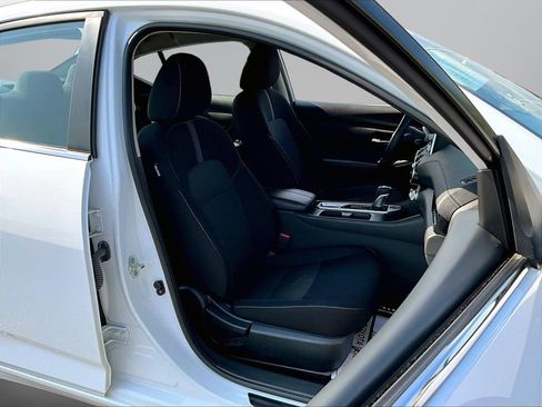 Used 2024 Nissan Sentra SV w/ All-Weather Package FWD image 29