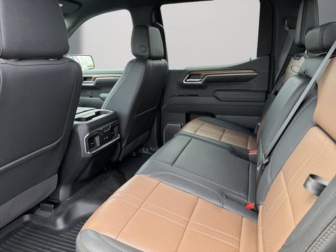Certified 2023 Chevrolet Silverado 1500 High Country w/ Technology Package AWD/4WD image 14