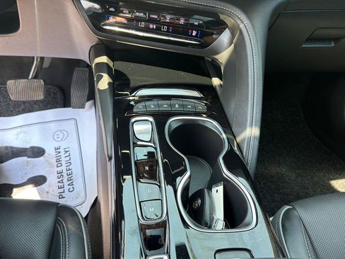 Used 2023 Buick Envision Avenir AWD/4WD image 31