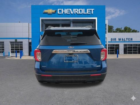 Used 2020 Ford Explorer XLT image 5