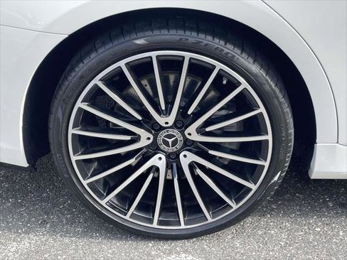 Used 2022 Mercedes-Benz S 500 4MATIC w/ AMG Line Package image 9