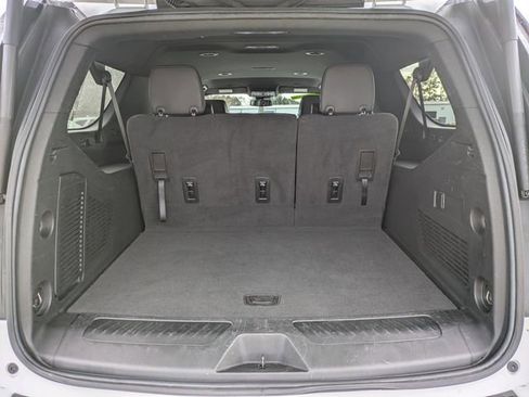 Used 2024 Chevrolet Suburban LT RWD image 14
