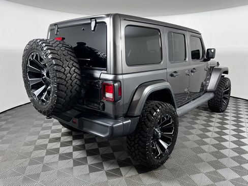 Used 2019 Jeep Wrangler Unlimited Sahara w/ Uconnect 4C Nav & Sound Group AWD/4WD image 5