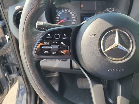 Used 2021 Mercedes-Benz Sprinter 2500 image 24