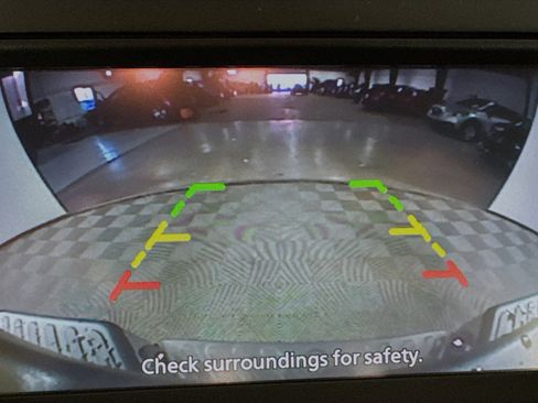 Used 2021 Nissan Frontier SV image 18