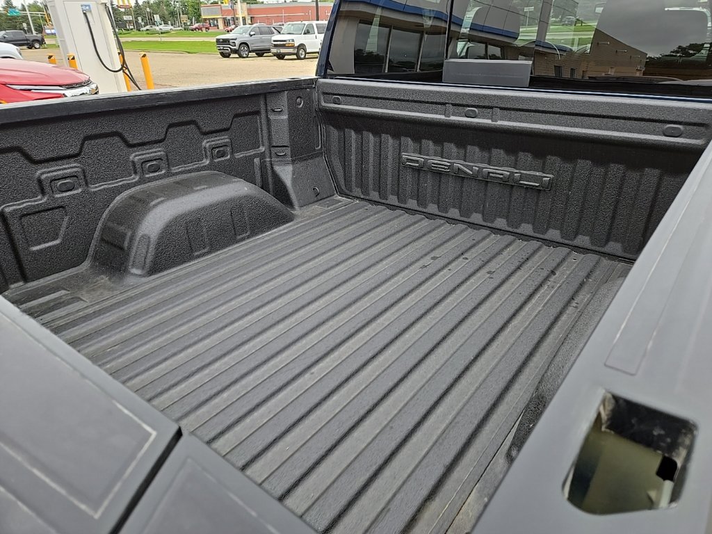 Used 2022 GMC Sierra 1500 Denali w/ Driver Alert Package II AWD/4WD image 13