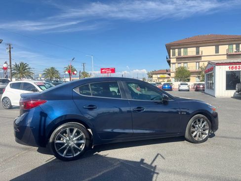 Used 2018 MAZDA MAZDA3 Touring FWD image 10
