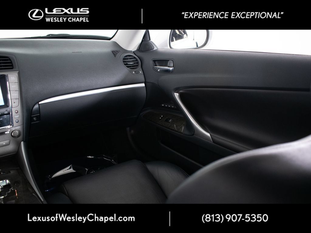 Used 2015 Lexus IS 250C w/ Luxury Package RWD image 19