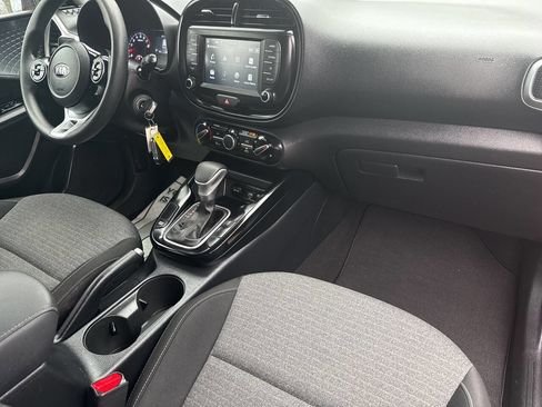 Used 2021 Kia Soul S image 24