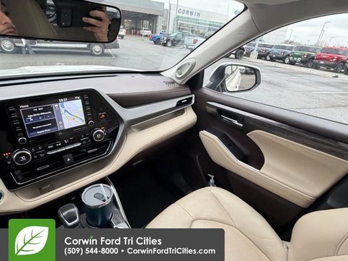 Used 2021 Toyota Highlander Limited image 26