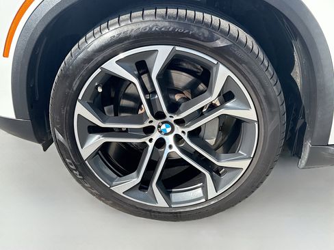 Used 2022 BMW X5 xDrive40i w/ Executive Package AWD/4WD image 38