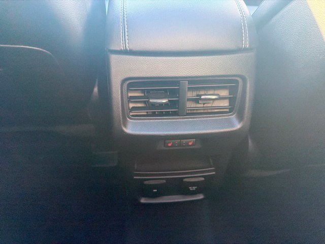 Used 2019 Ford Edge Titanium w/ Equipment Group 301A AWD/4WD image 17