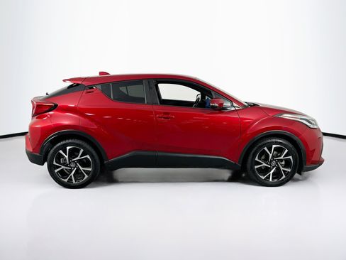 Used 2022 Toyota C-HR XLE FWD image 4