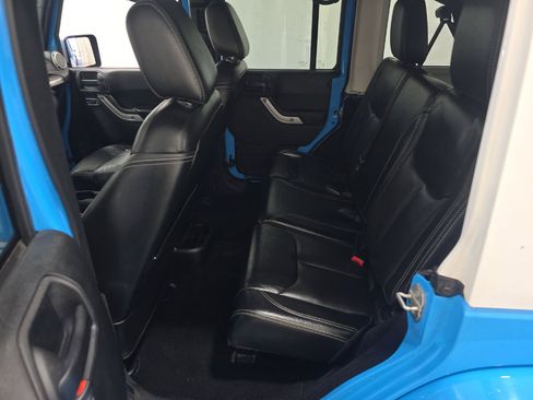 Used 2017 Jeep Wrangler Unlimited Sahara w/ Quick Order Package 24E Chief AWD/4WD image 7