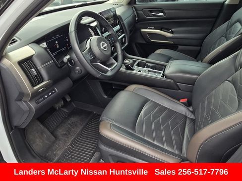 Used 2025 Nissan Pathfinder Platinum w/ Cargo Package FWD image 17